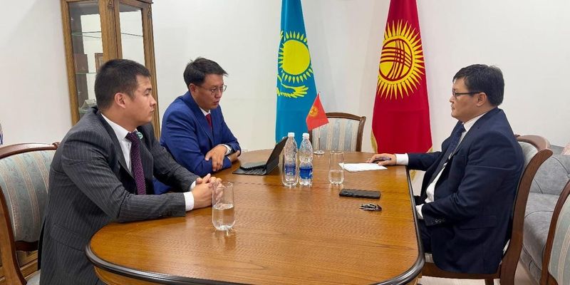 Кыргызстанцам пока не требуется QazETA для въезда в Казахстан изображение публикации