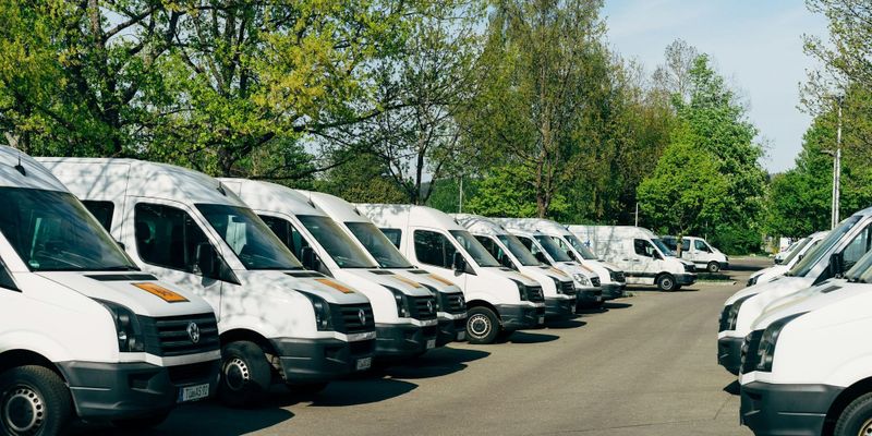 Госцентр регистрации транспорта закупит 16 микроавтобусов за 48 млн сомов изображение публикации