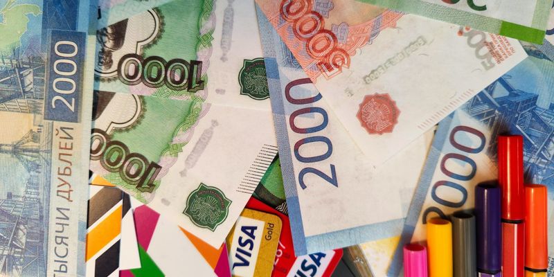 Нацбанк КР объяснил, почему некоторые банки ограничили операции с наличными рублями изображение публикации