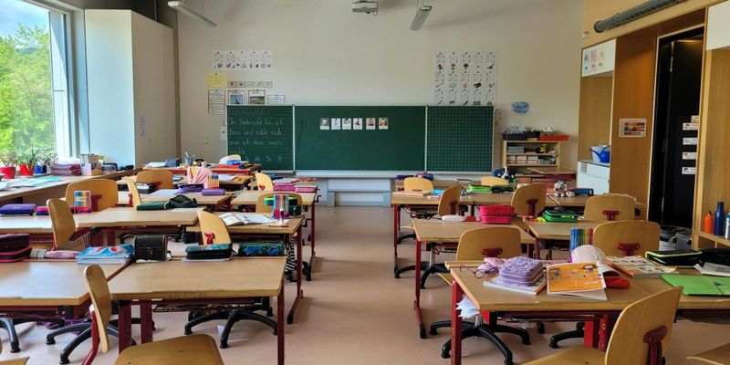 Почти три четверти бюджета образования Кыргызстана в 2027 году направят на школы изображение публикации