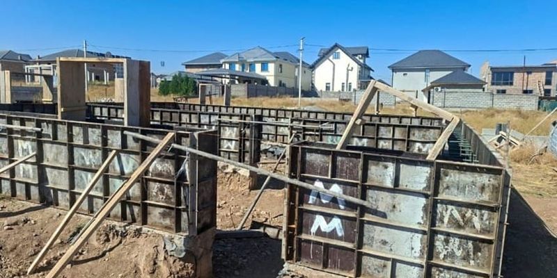 Четыре района Бишкека проверяют на незаконное строительство и самозахват изображение публикации