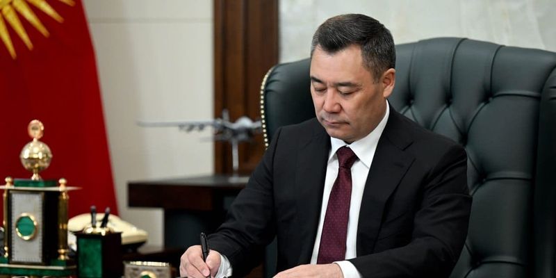 Жапаров запретил привлекать учителей, студентов и медиков к агитации на выборах изображение публикации