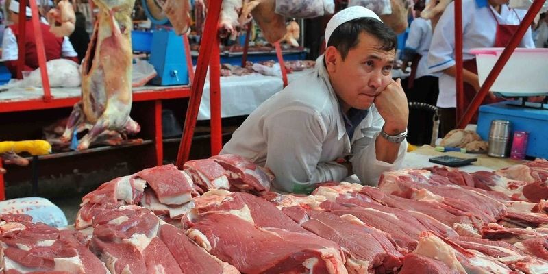 В Оше начали рейды по мясным магазинам и рынкам из-за роста цен изображение публикации