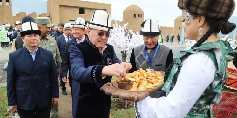 На джайлоо Кырчын открыли этногородок «Баткен» изображение публикации