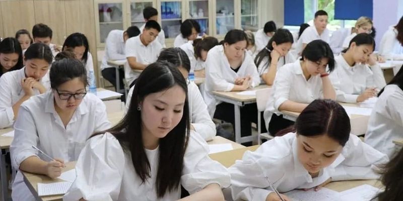 Сельским выпускникам предлагают оплачивать обучение в вузах с условием возвращения в регионы КР изображение публикации