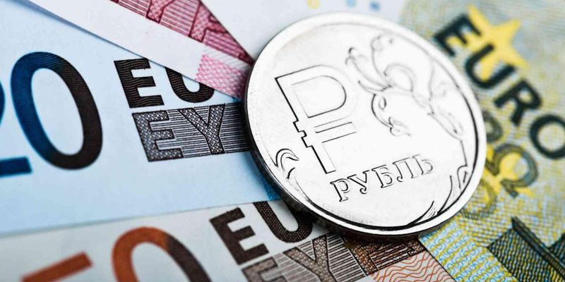 Евро обновил минимум года, рубль — месяца: курсы на 9 октября изображение публикации