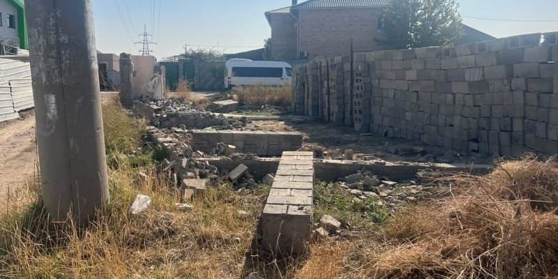 В Бишкеке демонтировали 77 незаконных объектов и освободили 7 664 м² земли изображение публикации