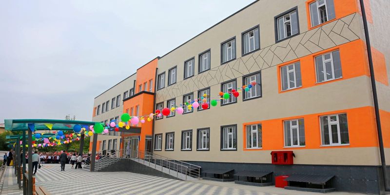 В КР намерены решить проблему нехватки школ до 2028 года — Садыр Жапаров изображение публикации