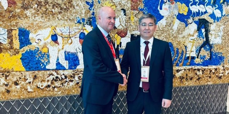 Лекарства для детей с онкологией: Кыргызстан ведет переговоры с Roche изображение публикации