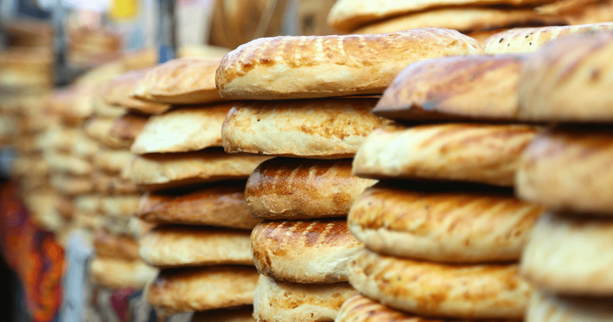 Все основные продукты питания выросли в цене. Мука +6 сомов, картофель +12 сомов