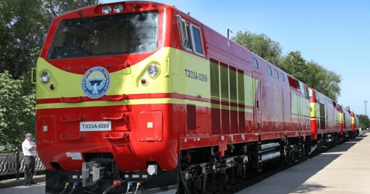 Жээнбеков ознакомился с реализацией цифровых инициатив в железнодорожной отрасли