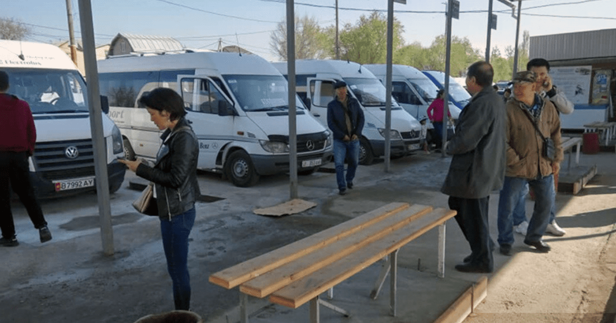 Власти остановили движение автобусов и маршруток между областями