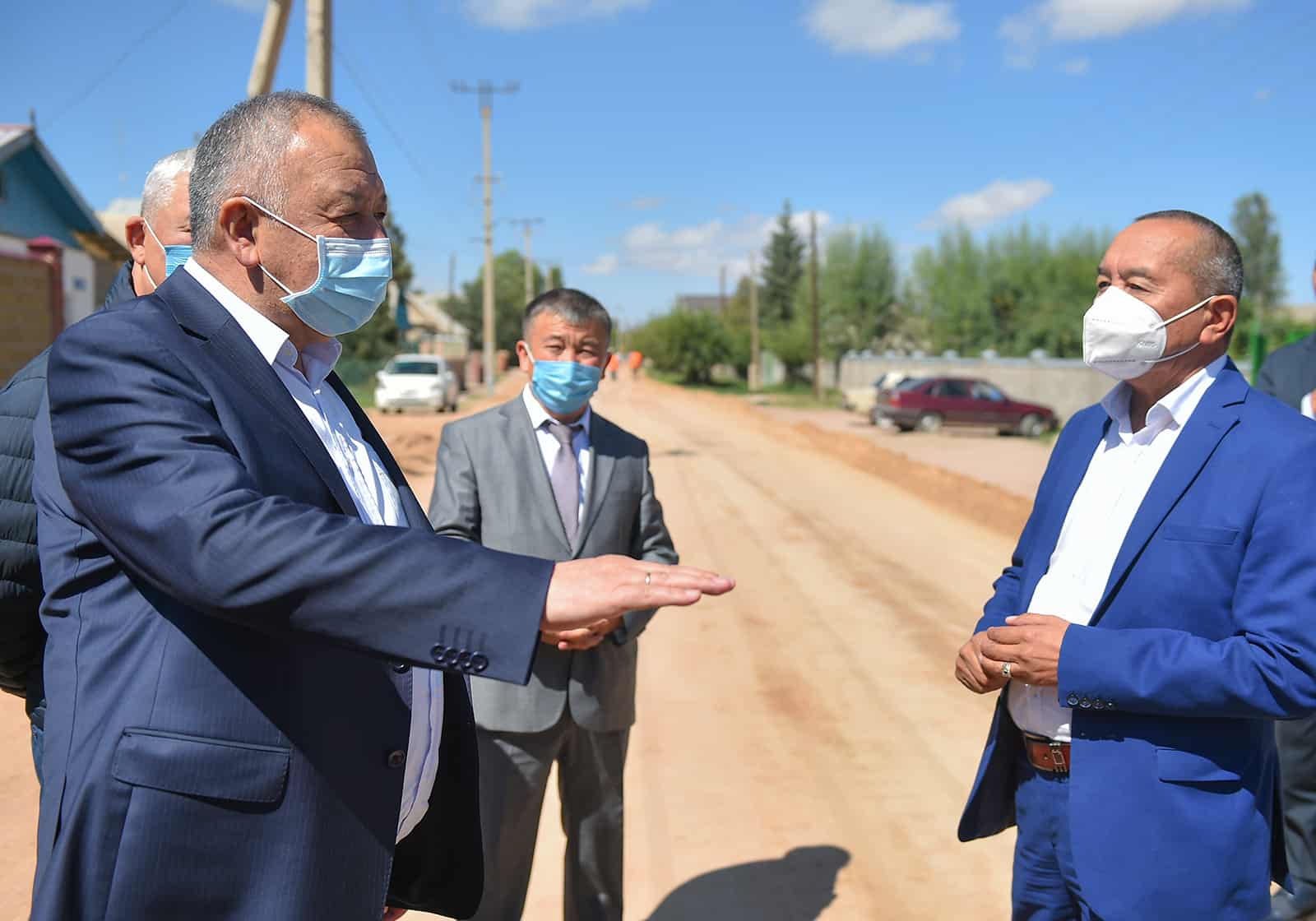 Боронов вслед за президентом проинспектировал ремонт Иссык-Кульских улиц