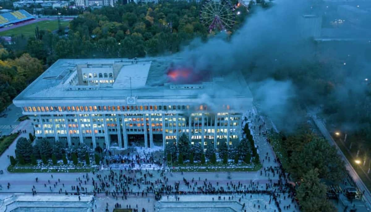 Челлендж для Жогорку Кенеша: Депутатам предложили отремонтировать «Белый дом» за свой счет