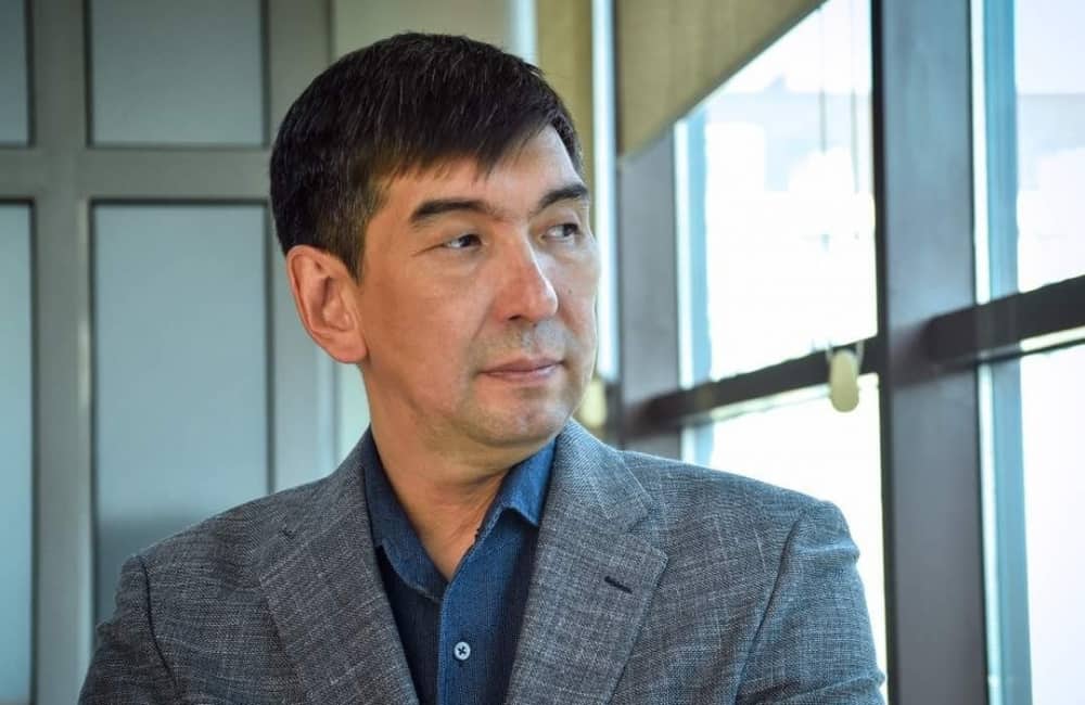 Суракматов передал управление Тюлееву. Собирается участвовать в выборах ЖК КР