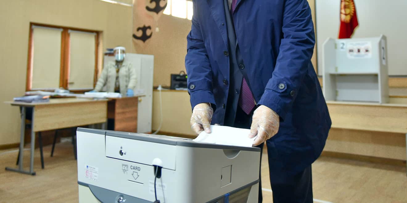 Вручную обработаны 54% бюллетеней: в Жогорку Кенеш проходят только три партии