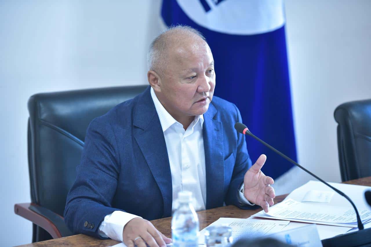 Тюлеев поручил налоговикам выполнить план по налогам, либо освободить должности