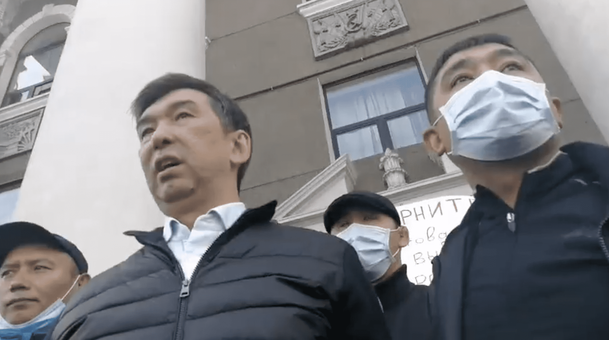 Азиз Суракматов вернулся и пообещал очистить город от мародеров