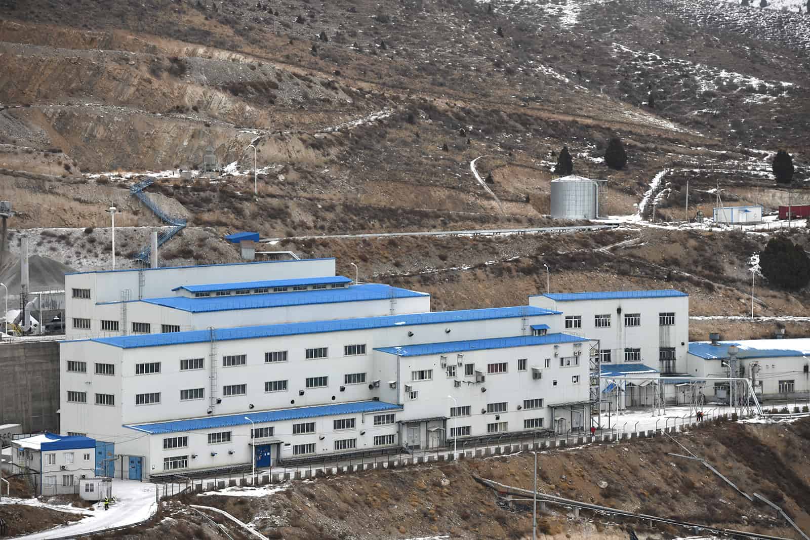 Около 1000 человек вернулись на работу с запуском месторождения Бозымчак