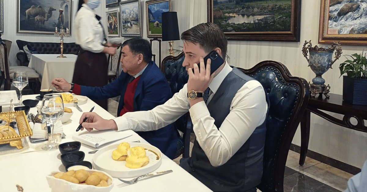 Новиков провел деловой завтрак с крупными предпринимателями. ФОТО