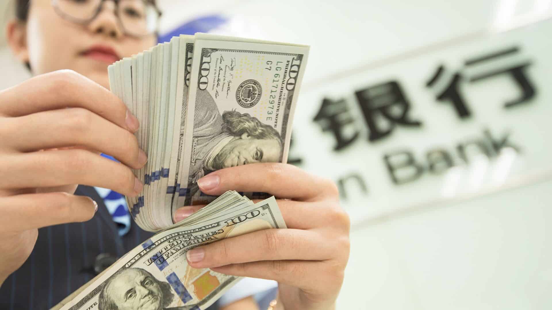 Долг Кыргызстана перед Китаем вырос еще на $2 млн