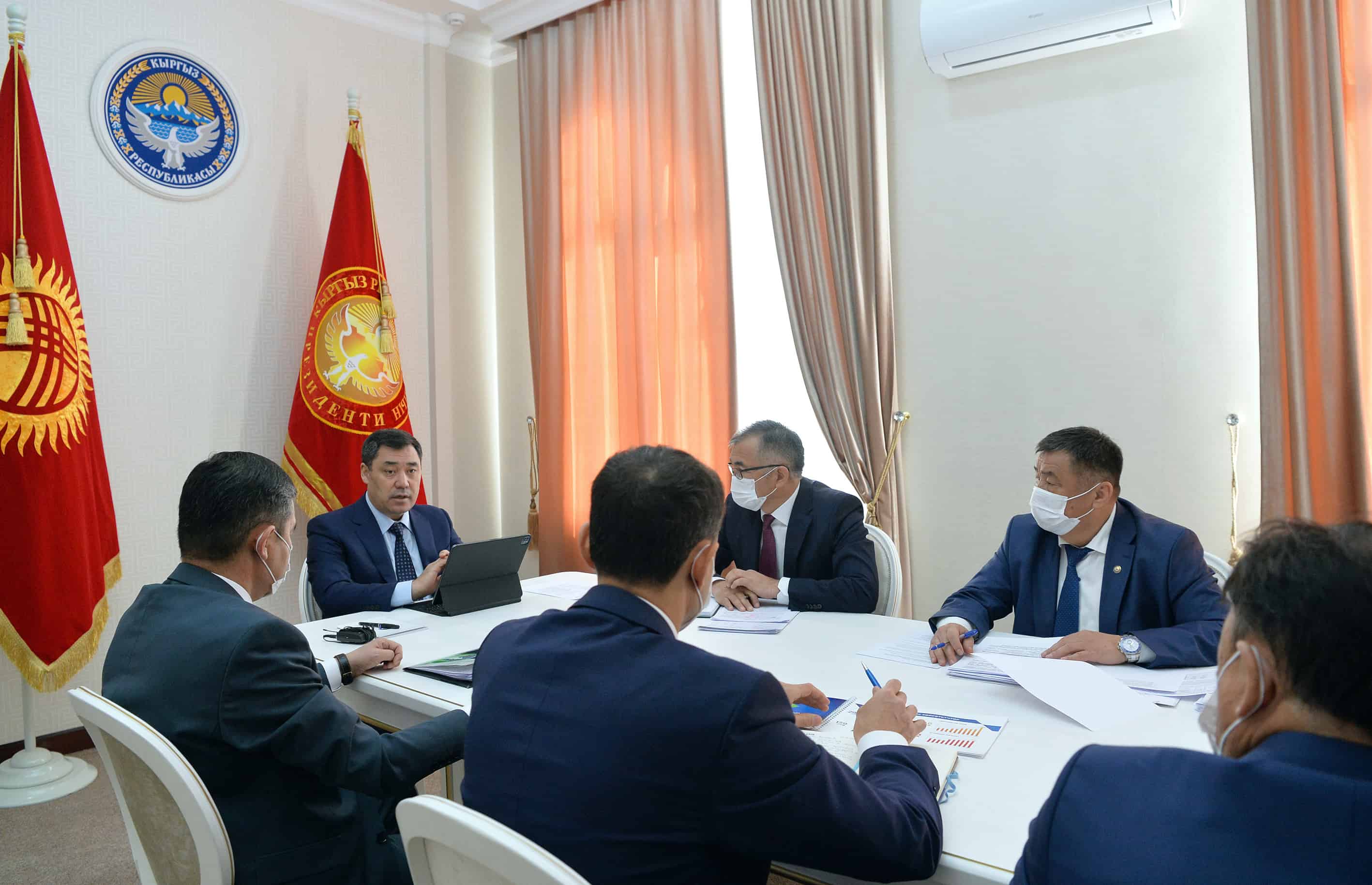Жапаров: Большая часть кредитов и гарантий должна выдаваться в регионах