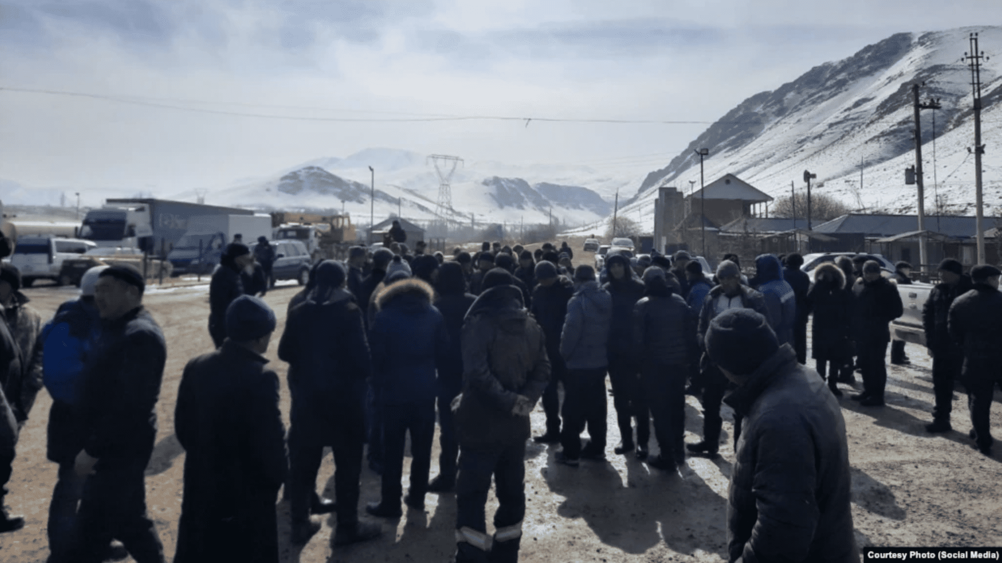 Митингующие у Джеруя потребовали часть прибыли для местного сообщества