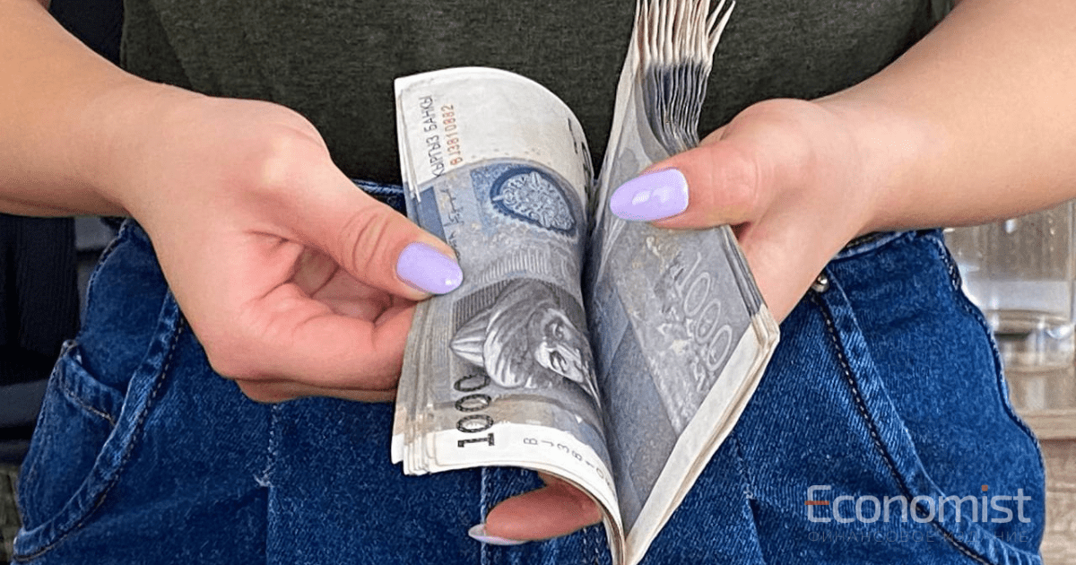 Менял и обменные бюро оштрафовали на почти 1.2 млн сомов с начала года