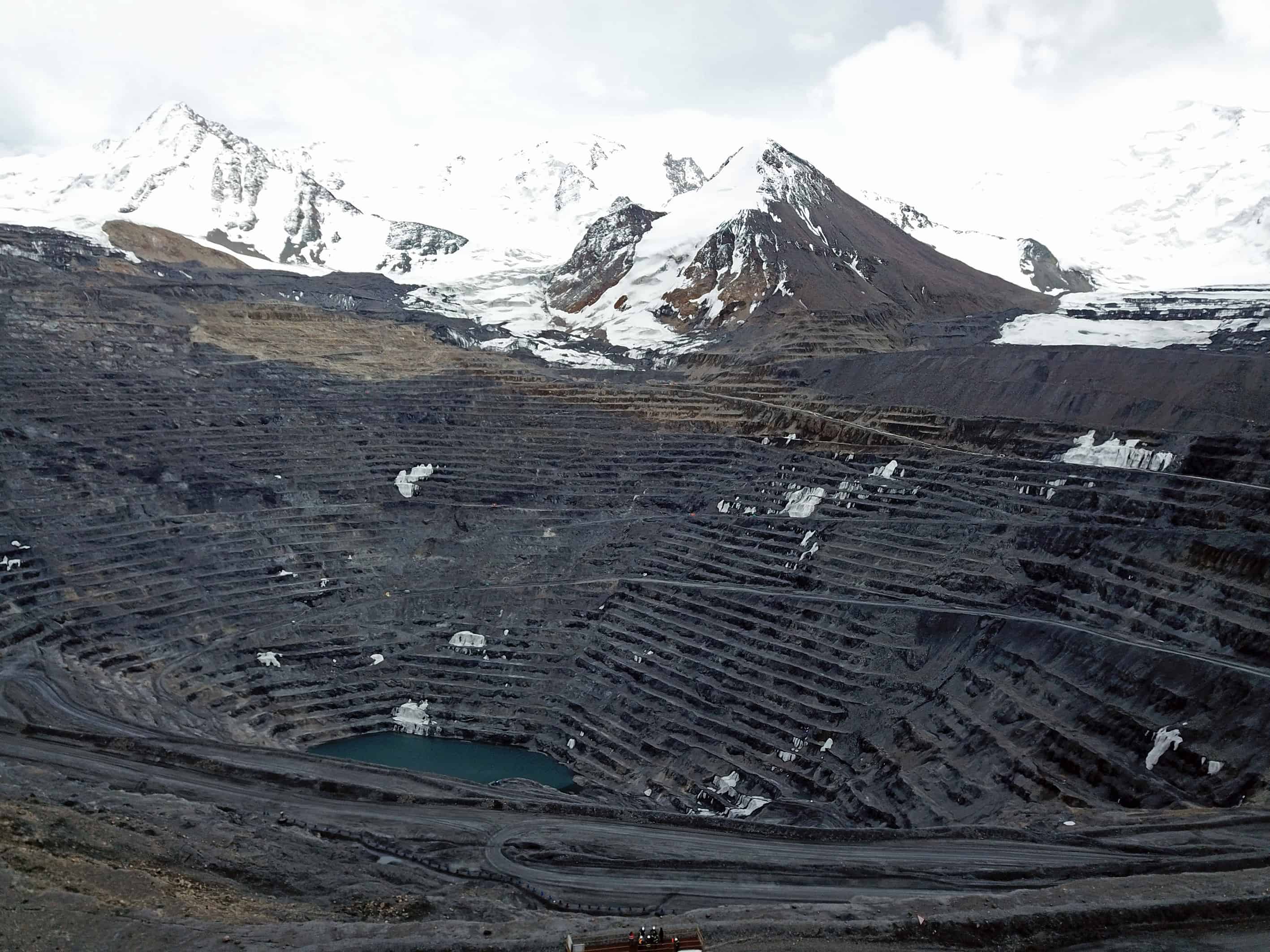 $600 млн в обмен на 5.5 тысяч сомов — Что забыли рассказать при переходе «Кумтора» в собственность Кыргызстана?