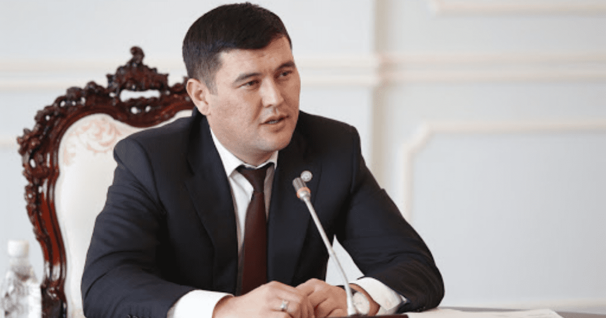 Экс-заместителя рукаппарата президент водворили в СИЗО за незаконное обогащение