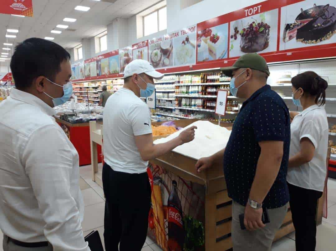 В супермаркетах снизили цены на сахар и растительное масло — Госантимонополия обещает взяться за базары