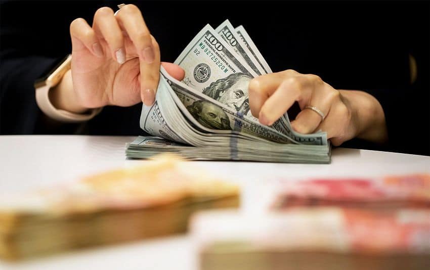 Госдолг Кыргызстана уменьшился на $7 млн с начала года, но он по-прежнему огромен