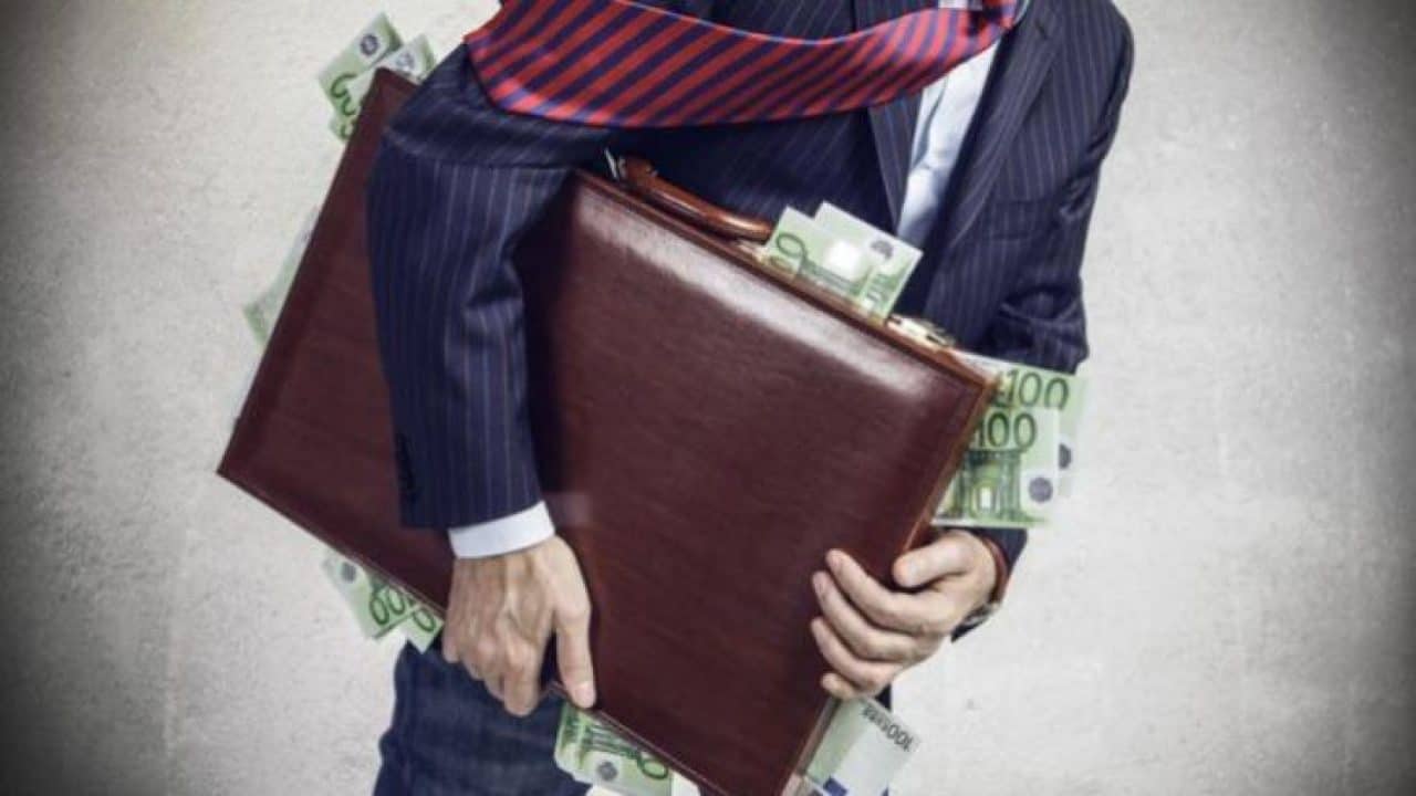 Иностранные инвесторы вывели из КР $548 млн за полгода — в основном в Канаду