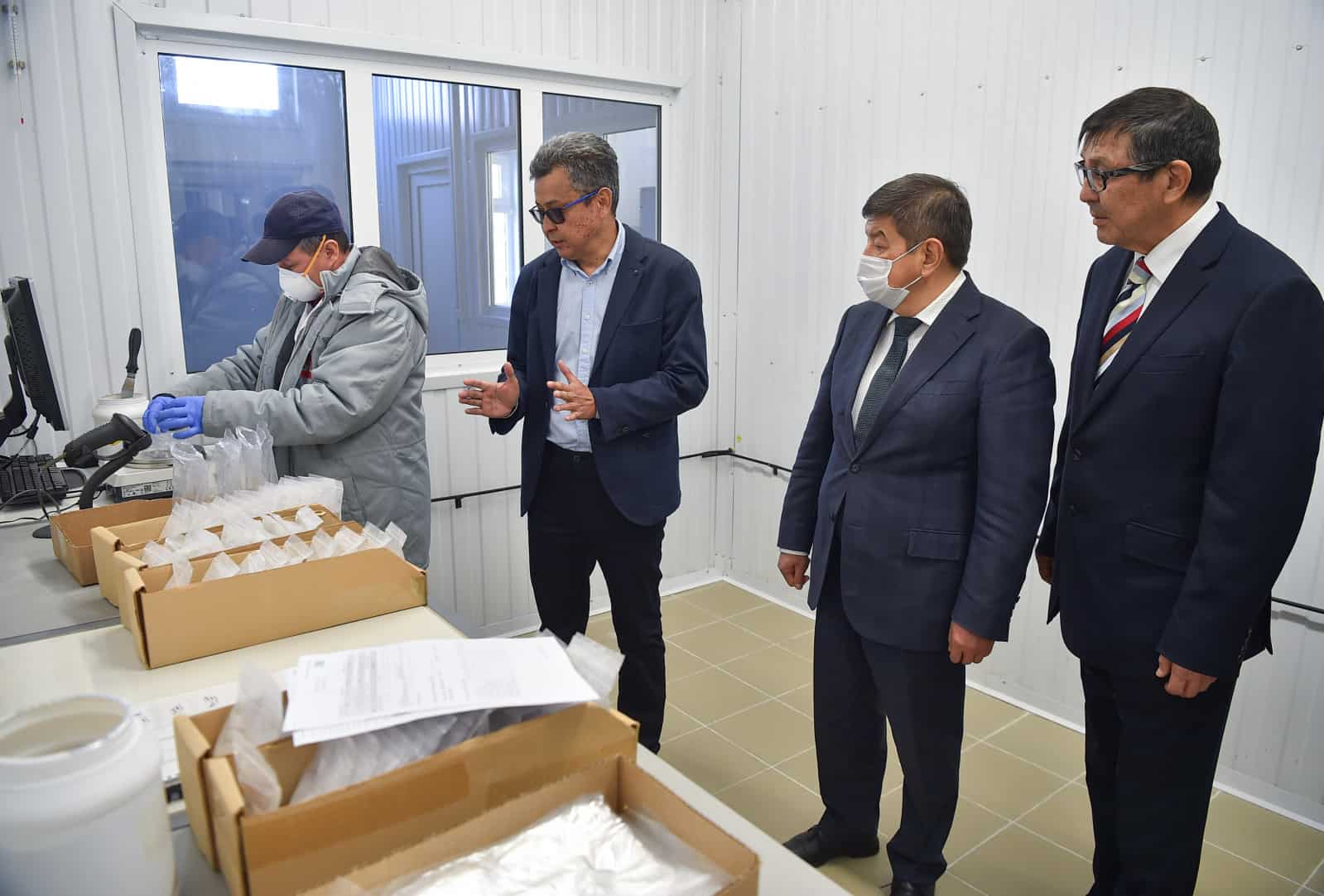 В Кара-Балте открылась испытательная лаборатория подготовки геологических проб