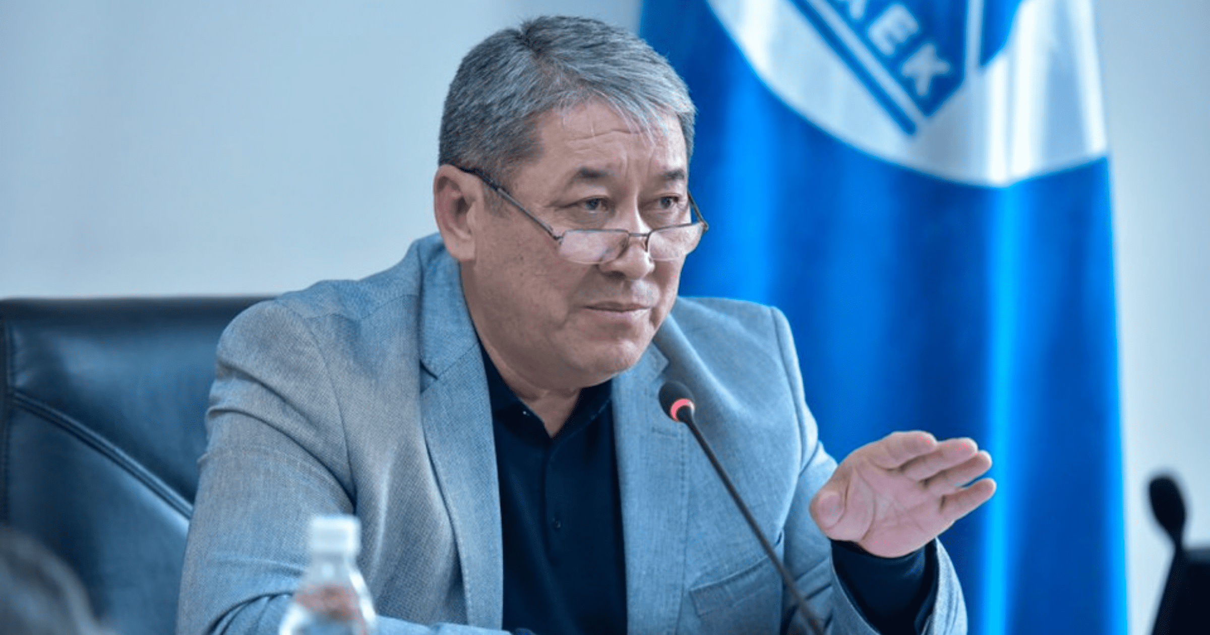 Садыр Жапаров сменил председателя Нацстаткома и управляющего делами президента