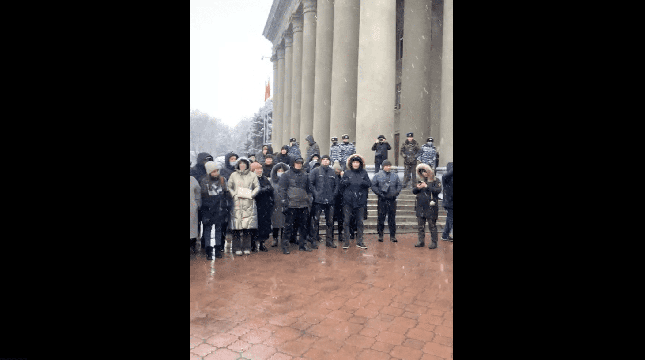 Вернуть на доработку проект Налогового кодекса требуют бизнесмены на митинге у Дома правительства