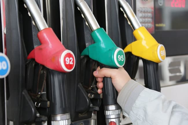Цена на бензин в ближайший месяц вырастет на 4 сома — нефтетрейдеры