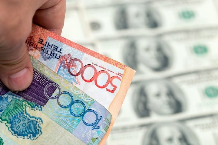 Тенге подорожал на 1.5% — официальные курсы валют