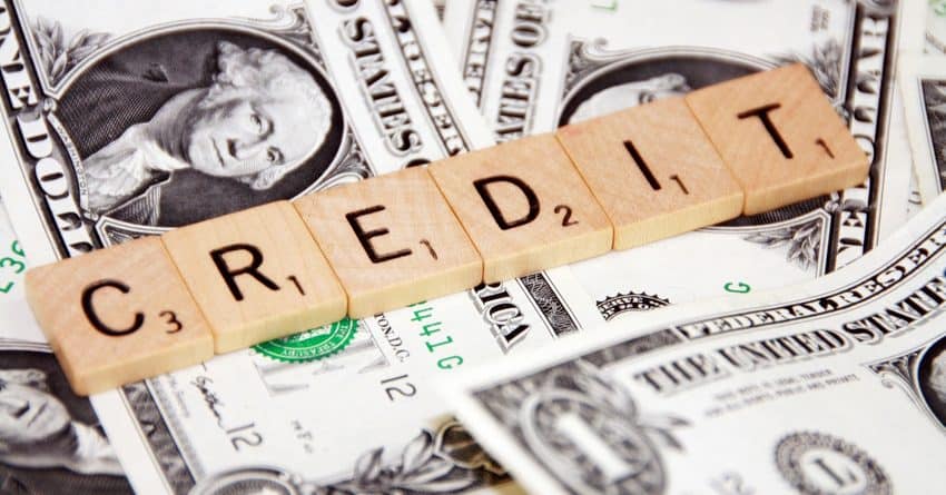 Кредитный портфель комбанков превысил 199.5 млрд сомов