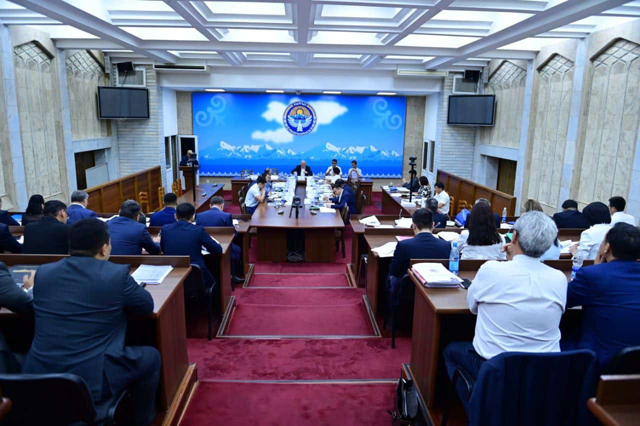 Комитет ЖК одобрил законопроект о снижении ставки соцстрахования