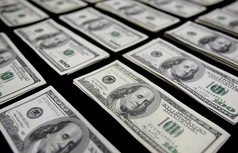 Внешний долг КР составляет $4.2 млрд — кому и сколько мы должны