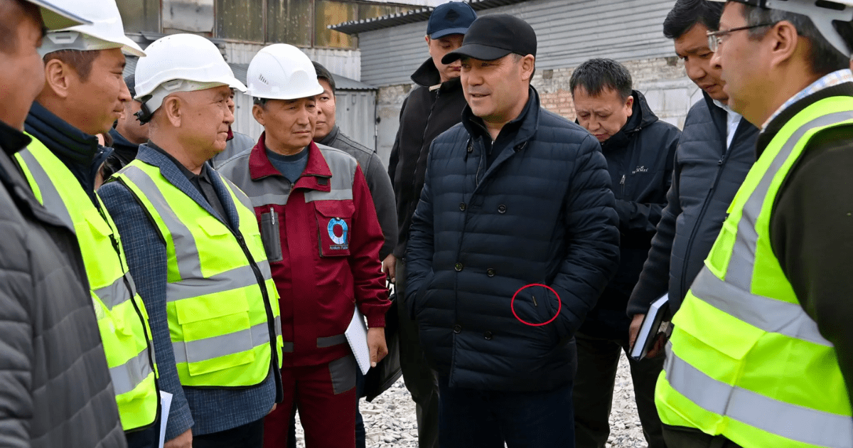 Садыр Жапаров посетил месторождение Солтон-Сары в куртке за €1000