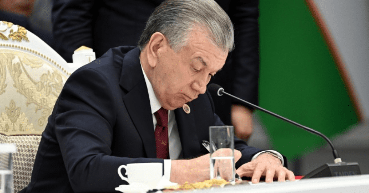 Мирзиеев предложил создать зоны приграничной торговли с упрощенными процедурами
