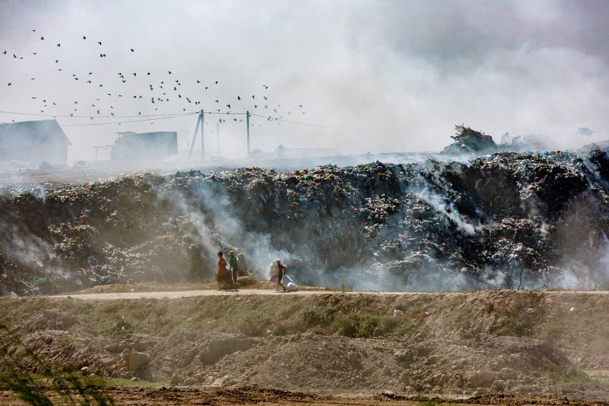 В Бишкеке продолжается строительство нового мусорного полигона на деньги ЕБРР. Все еще — ФОТО