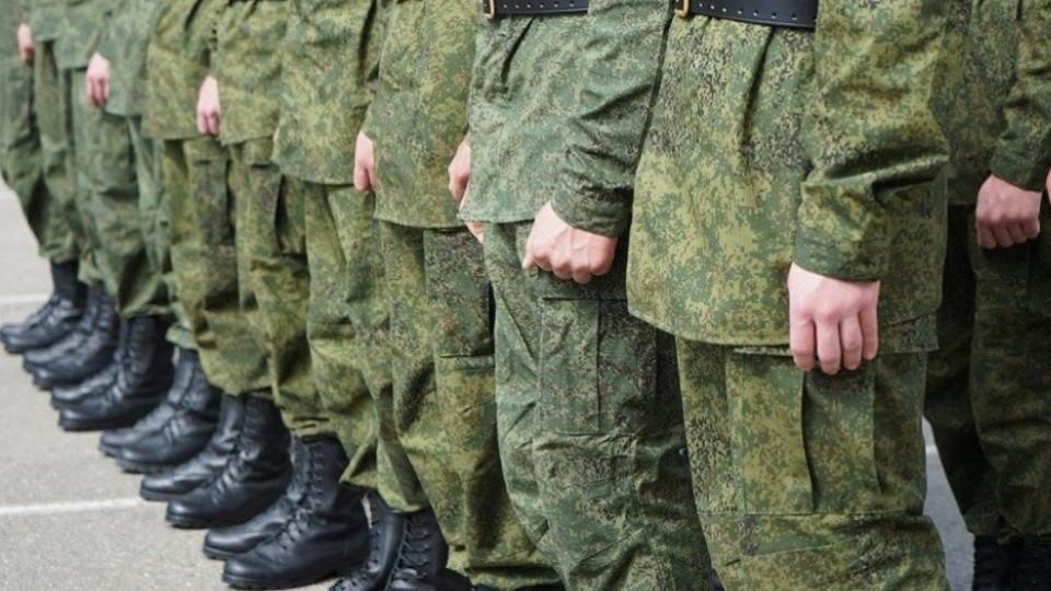 Могут ли мобилизовать граждан с двойным гражданством? Разъяснения юриста из Бишкека