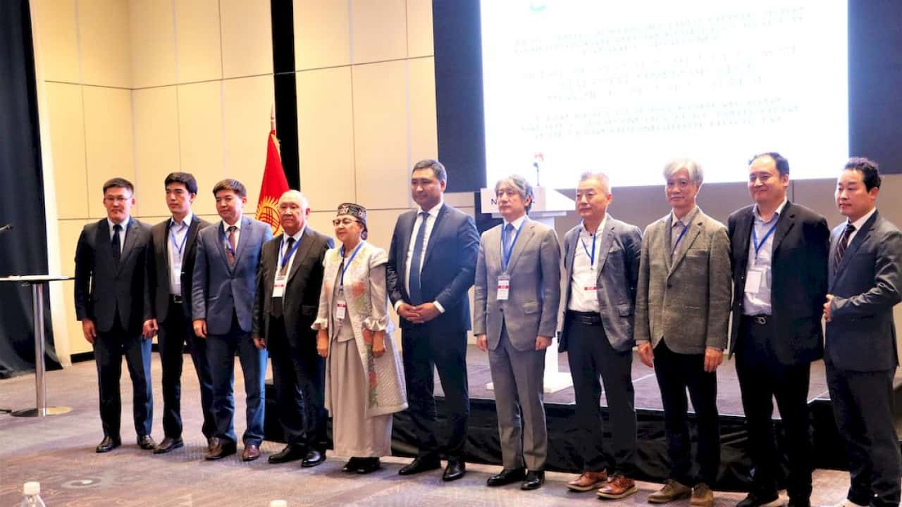 В КР предлагают создать центр сотрудничества с Кореей по цифровым технологиям текстильного производства