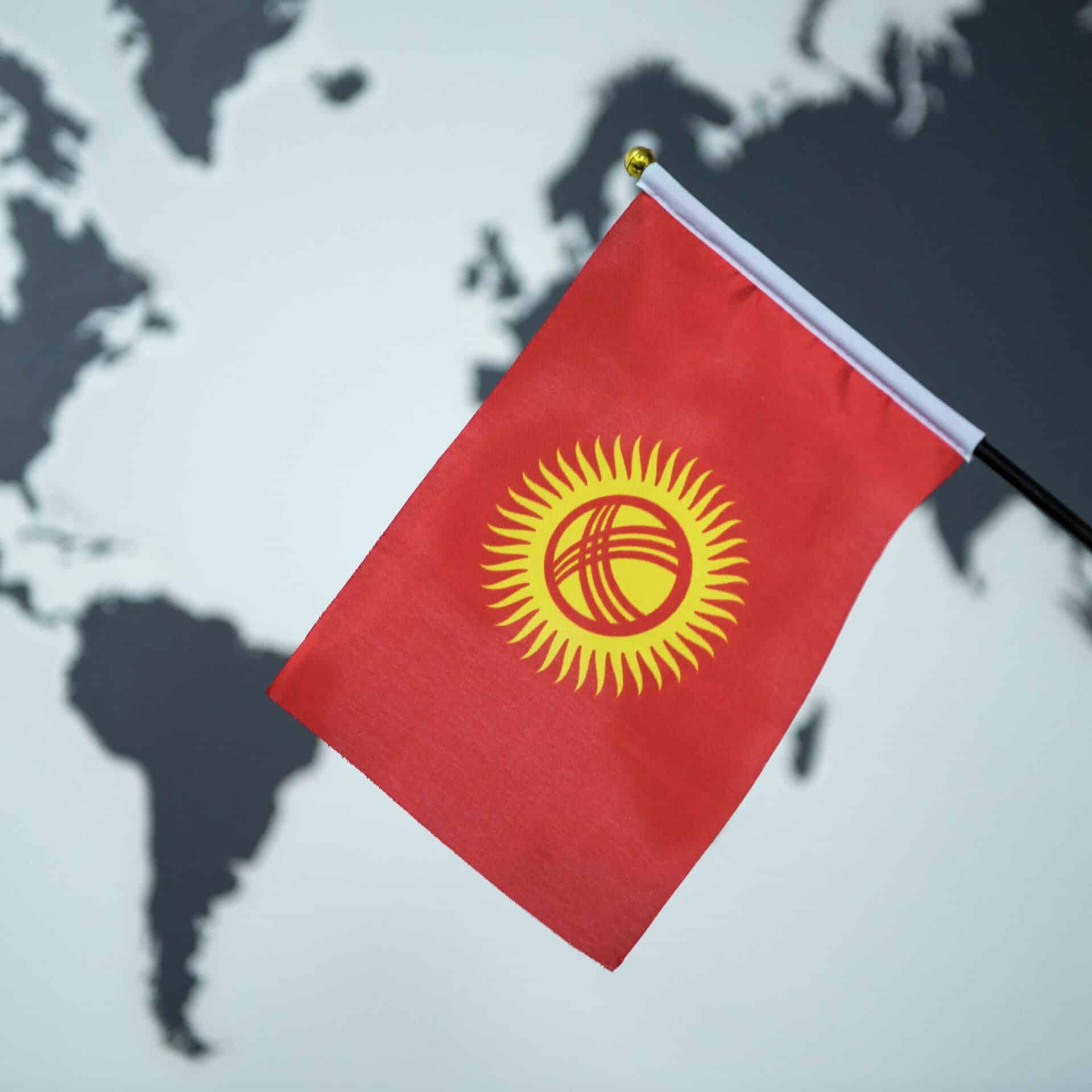 Санкции, курсы валют, маловодье — кабмин спрогнозировал риски для экономики КР