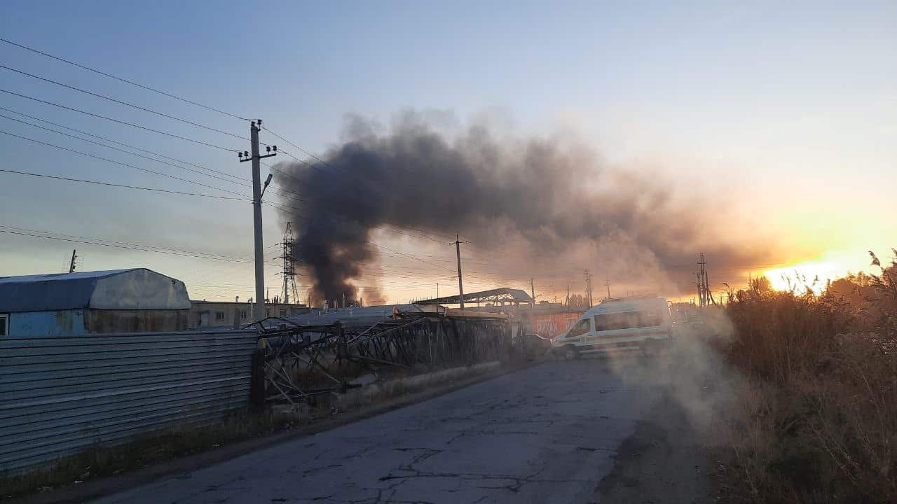 В Лебединовке горит склад «Риха»