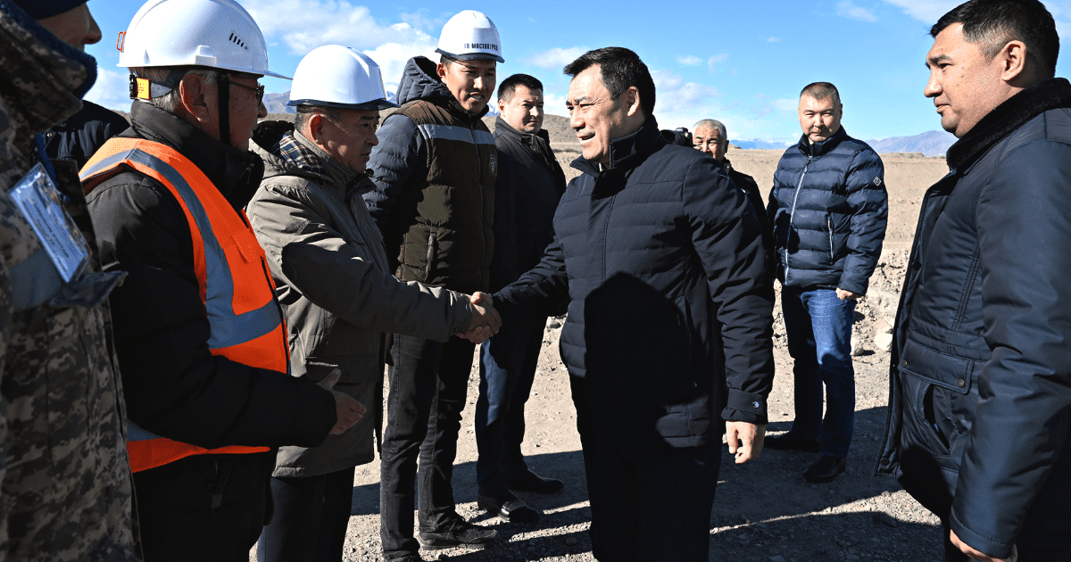 Садыр Жапаров ознакомился со строительством железной дороги Балыкчы — Кочкор — Кара-Кече