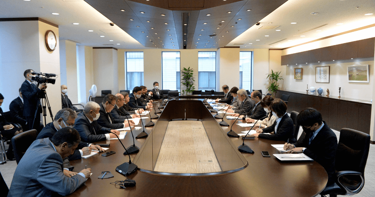 Глава кабмина предложил открыть в Токио Торговый дом КР